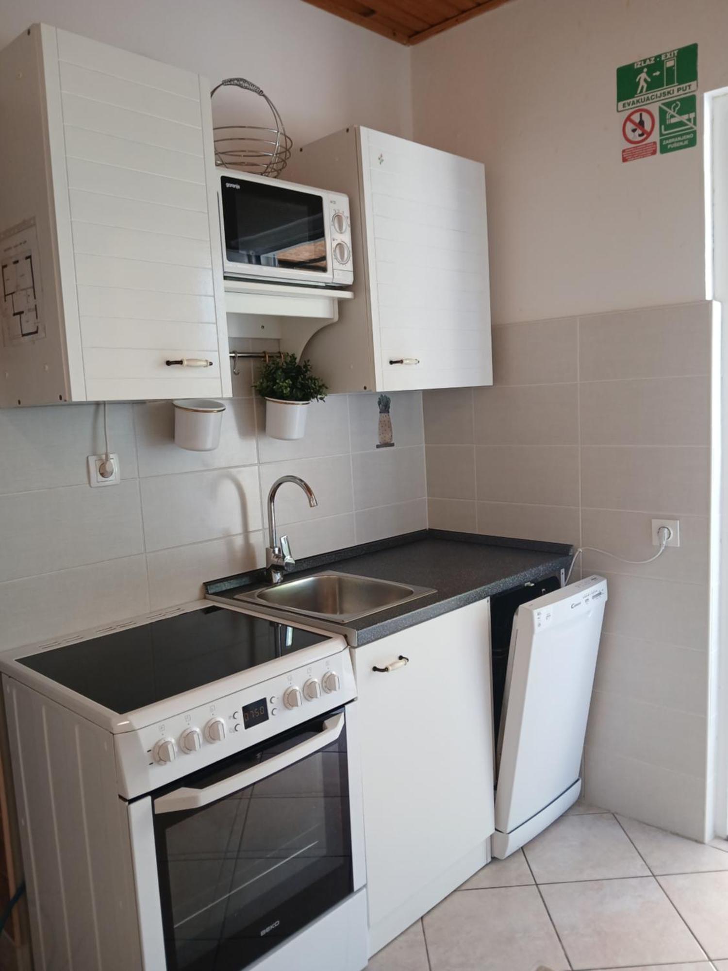 Apartment Dragas Lukovo Luaran gambar